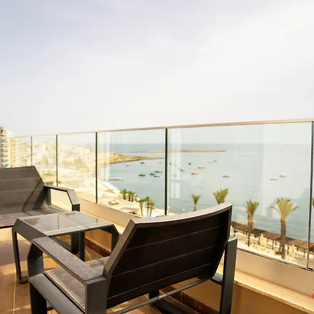 Apartment Mediterranean Living Right By The Sea *